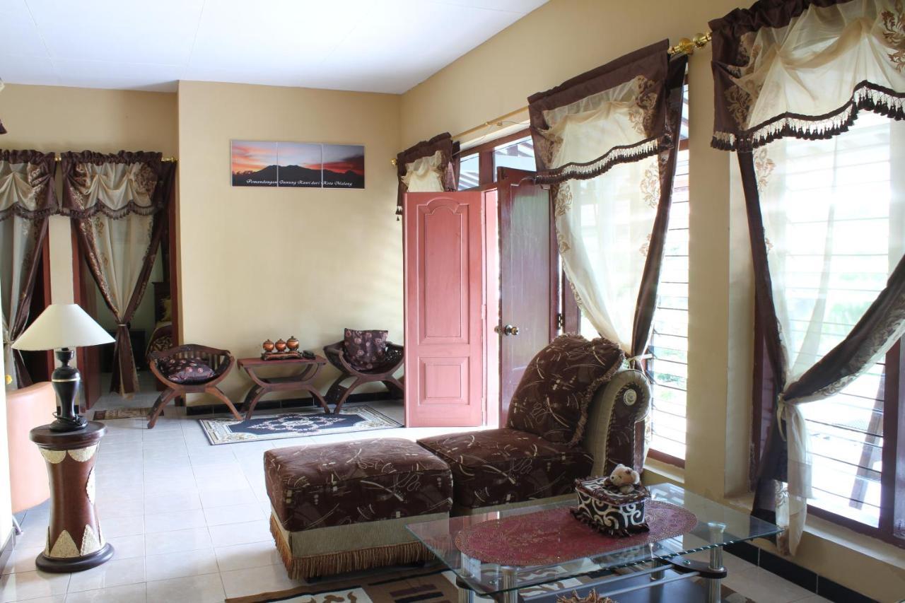 Bumirejo Marry Ind Gunung Kawi Guest House Malang מראה חיצוני תמונה