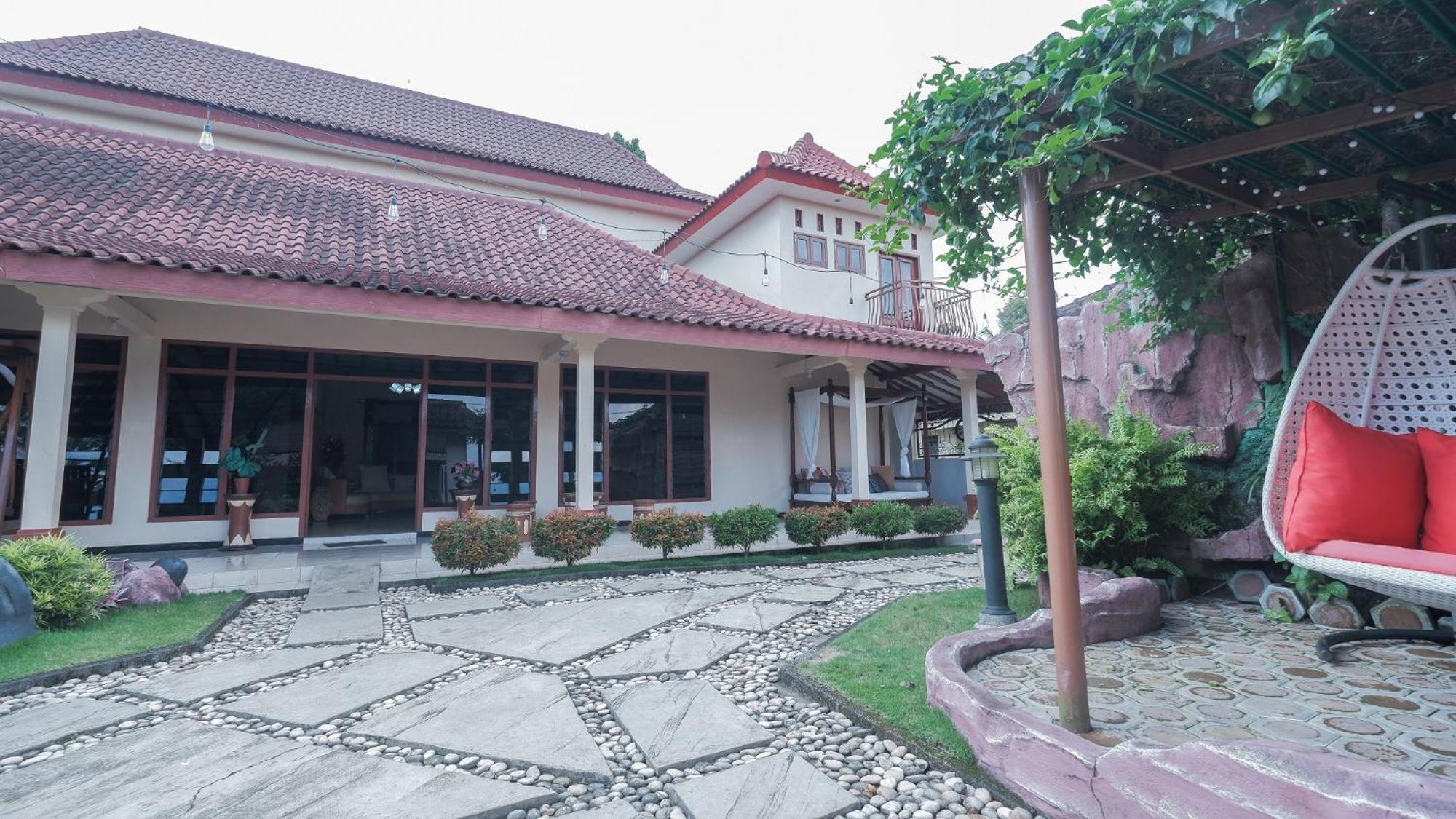 Bumirejo Marry Ind Gunung Kawi Guest House Malang מראה חיצוני תמונה